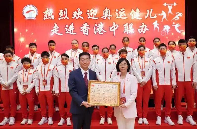 2035年，今日香港的多元文化盛宴与经济新貌2022年今天香港开什么会议