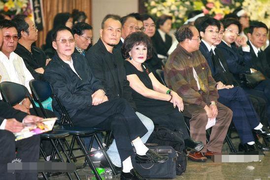 探索最准确的马报彩图，揭秘赛马的视觉盛宴最准确的马报彩图怨天怨地地怪别人