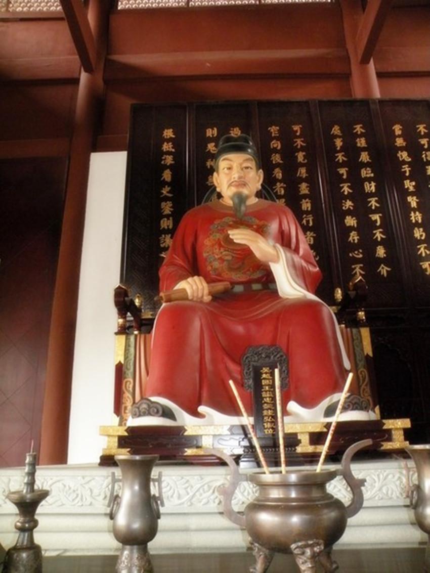 钱王后代，传承千年的财富与智慧钱王后代有哪些人才